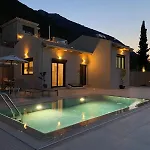 Stone Crafted Luxury * Nikiana